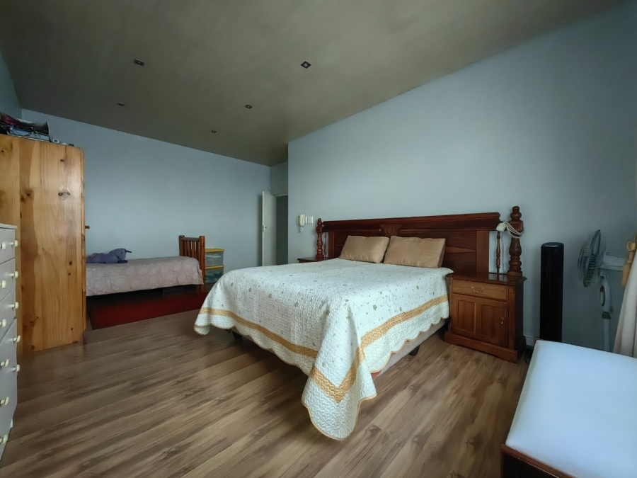 8 Bedroom Property for Sale in Belgravia Western Cape